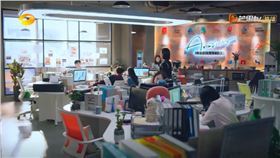 屏風(fēng)職員辦公桌 守護(hù)員工健康，提升工作效率的智能選擇